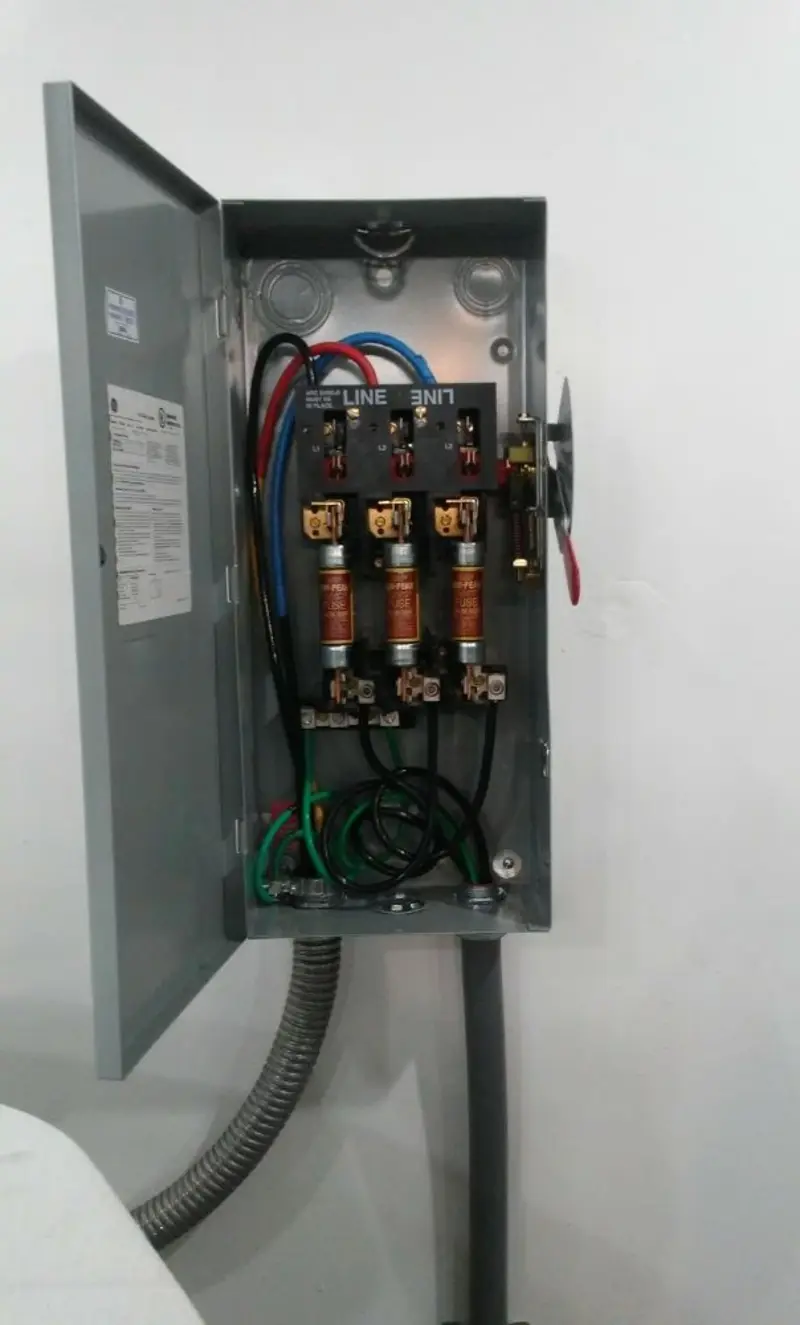 Three-phase disconnect switch installed for Smoke Detector Installation in North Braddock